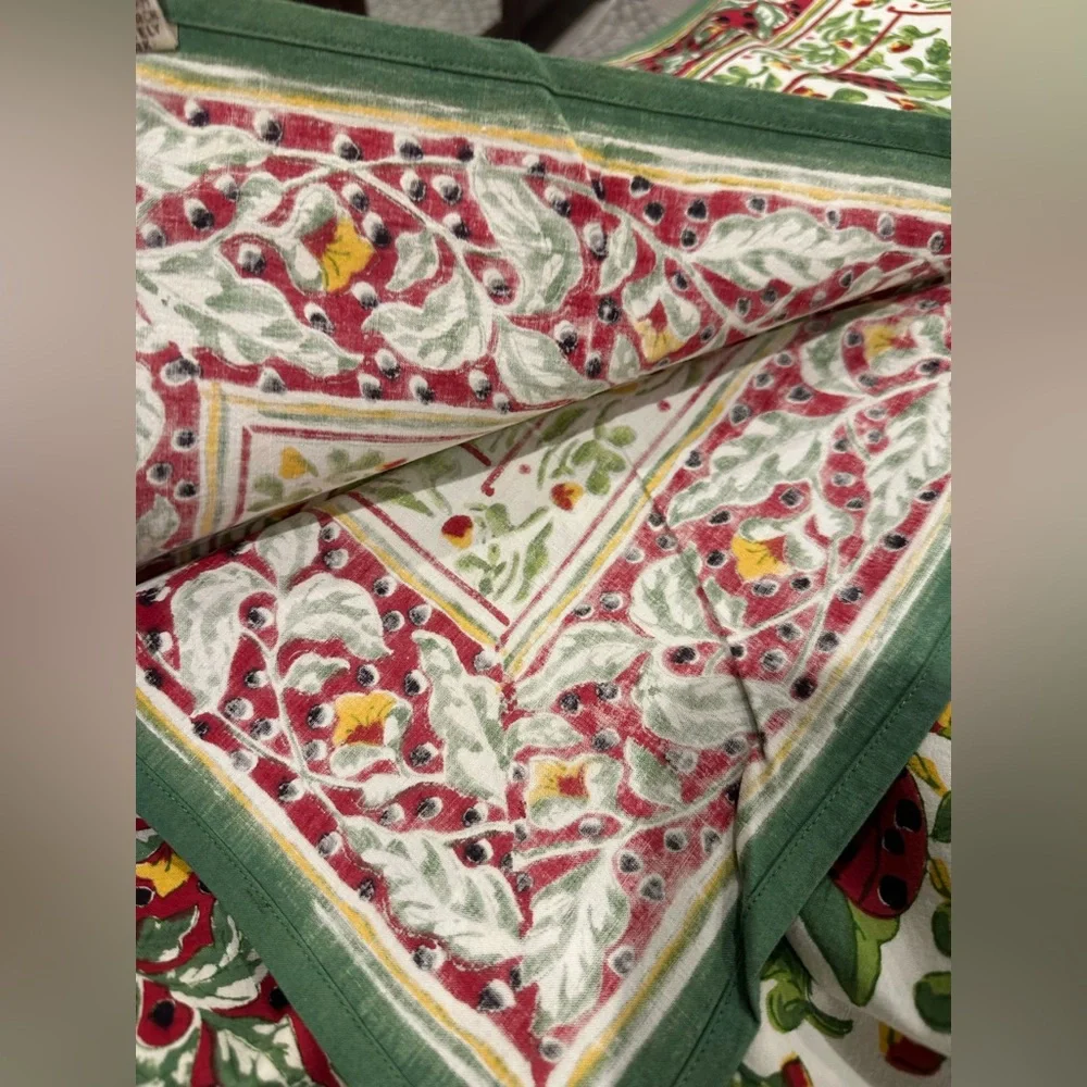 Pomegranate vintage 100% cotton tablecloth with  6 matching napkins 60x 90 in